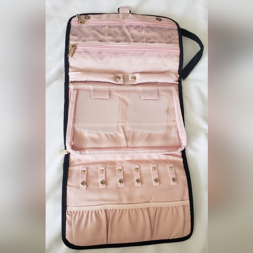 Black Quilted Hanging Travel Jewelry Organizer